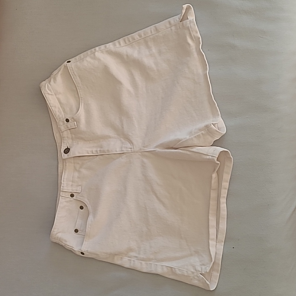 Liz Clairborne white denim shorts